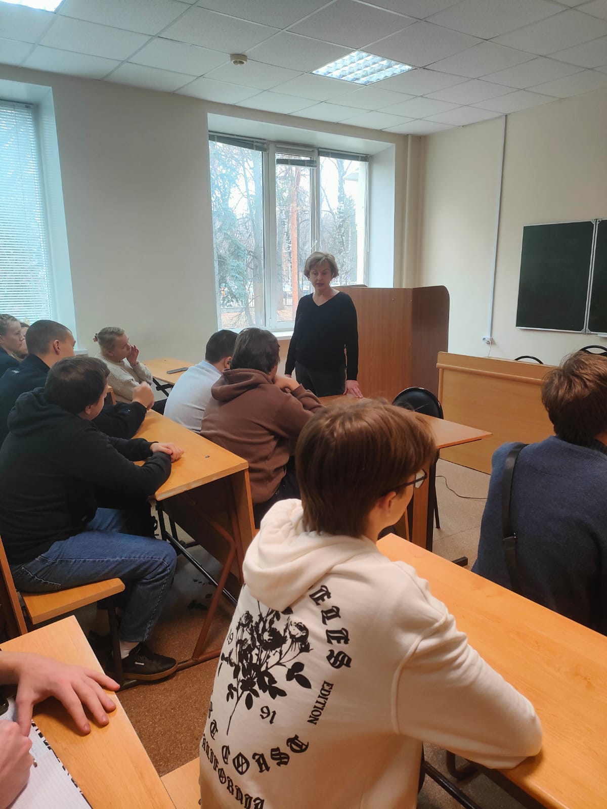 12 ноября студенты группы 24ИПО1 совместно с куратором Н. В. Семиной приняли участие в беседе с социальным психологом на тему профилактики ВИЧ